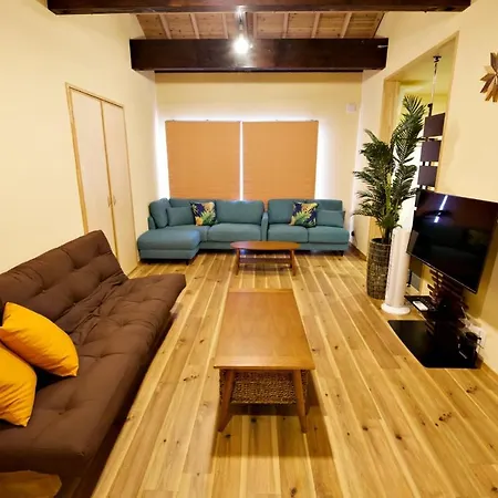 石垣赤瓦の家redroofishigaki Apartment Ishigaki  Exterior photo